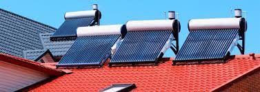 Paneles solares térmicos y sus características. Cómo son los paneles solares térmicos. Cómo funcionan los paneles solares térmicos. Paneles solares térmicos planos qué son. Captadores de tubos de vacío qué son. 